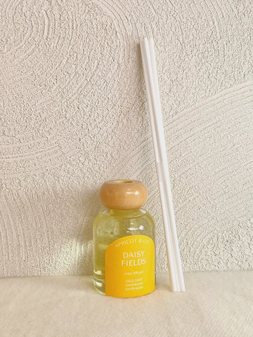Apricot & Co. - Daisy Fields Reed Diffuser (AC303)
